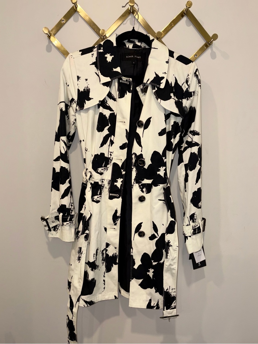 Black Rivet Black & White Floral Belted Trench